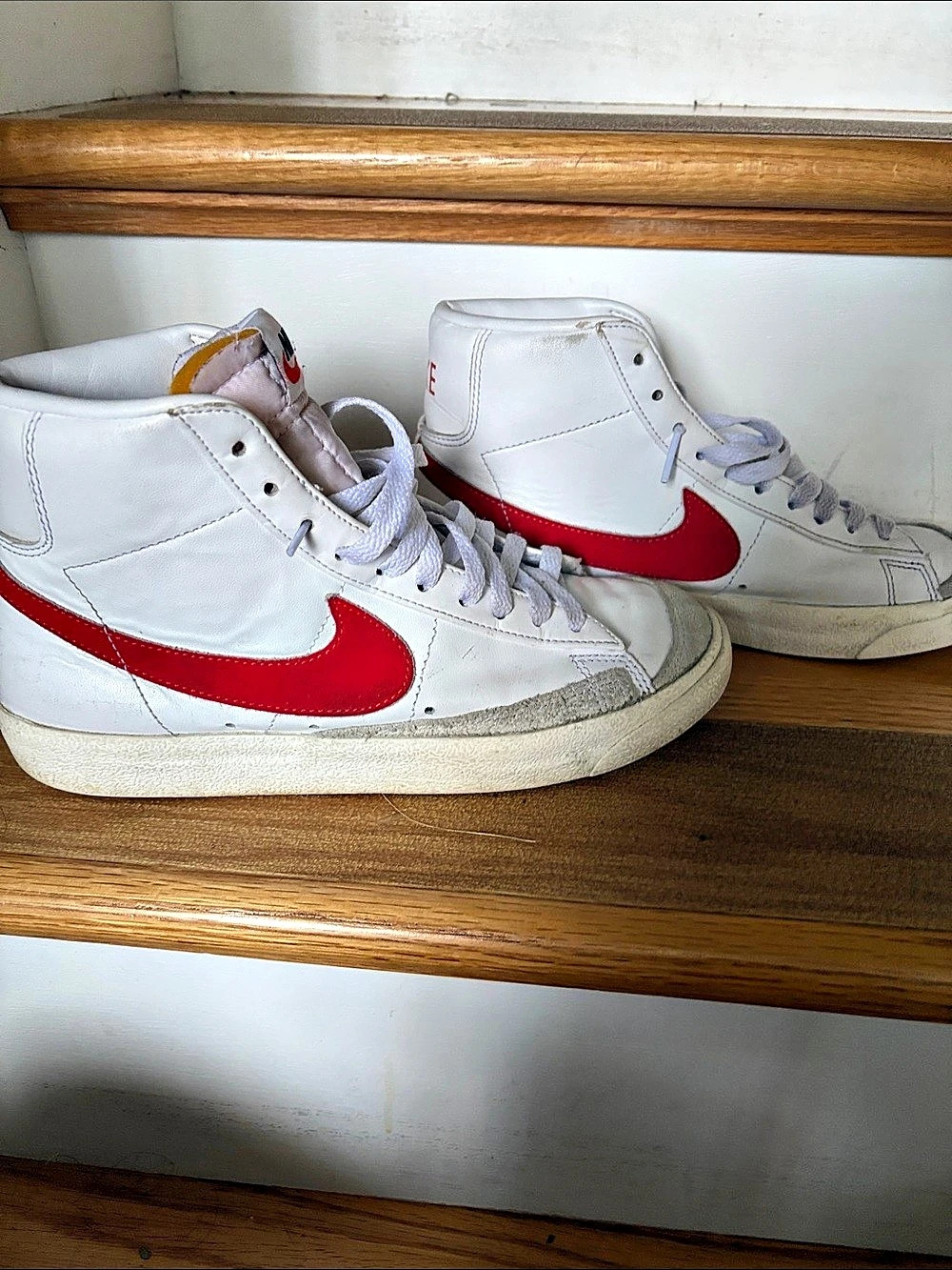 Nike Blazer Mid '77 Mid Sneakers White & Red US 8.5